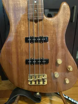 JAZZ BASS KOA