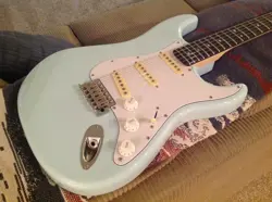 CUSTOM SHOP LUTHIER'S