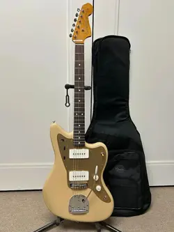 FENDER VINTERA II '50S JAZZMASTER WITH ROSEWOOD FRETBOARD - DESERT SAND