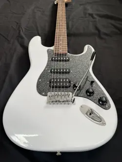 FENDER SQUIER AFFINITY HSS ELECTRIC GUITAR