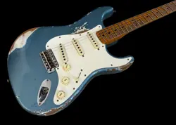 FENDER CUSTOM SHOP LIMITED EDITION RED HOT STRAT SUPER HEAVY RELIC