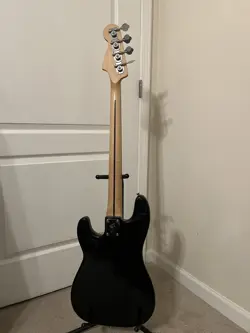 SQUIRE BASS GUITAR