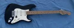 1989 FENDER AMERICAN STANDARD STRATOCASTER ELECTRIC GUITAR MAPLE NECK
