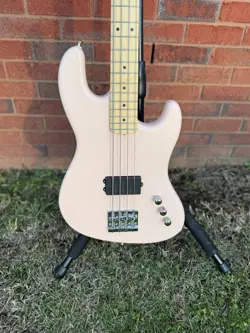 USA FENDER FLEA