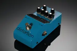 FENDER STARCASTER DISTORTION PEDAL GUITAR EFFECTS PEDAL