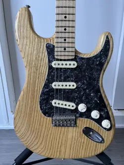 WARMOTH FENDER STRATOCASTER 