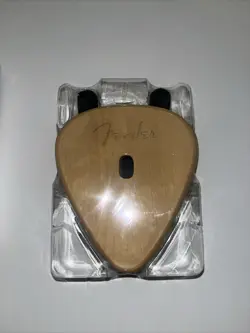 FENDER 351 WALL MOUNT GUITAR HANGER, MAPLE