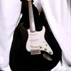 1980S VINTAGE GUITAR