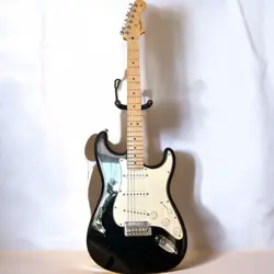 FENDER STRATOCASTER ELECTRIC GUITAR WITH BLACK CASE - USED - BLACK COLOR