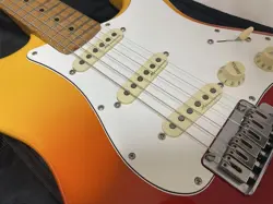STRATOCASTER MAPLE TEQUILA