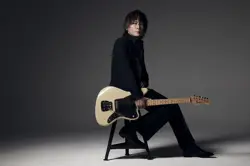 FENDER CUSTOM SHOP TEAM BUILT INORAN JAZZMASTER DESERT SAND