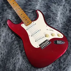 FENDER AMERICAN VINTAGE 57 STRATOCASTER CANDY APPLE RED