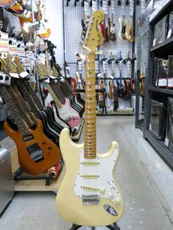 ELECTRIC GUITAR USED FENDER JAPAN ST68-YJM BASSWOOD BODY MAPLE NECK 21FRET