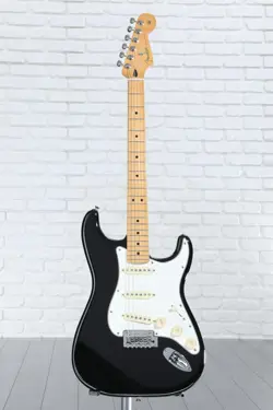 FENDER PLAYER II STRATOCASTER, BLACK W/MAPLE NECK & GIG BAG, MINT