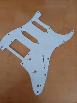 FENDER STRAT PICKGUARD HSS 3 PLY SINGLE HUMBUCKER WHITE