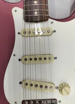 FENDER CHAR STRAT