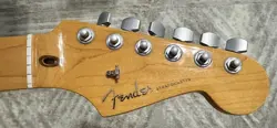 2010 FENDER AMERICAN DELUXE STRAT MAPLE NECK USA STRATOCASTER ELECTRIC GUITAR