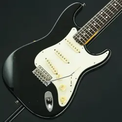 BLACK SN.Q087963 2000S