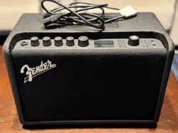 FENDER MUSTANG GT40 GUITAR AMPLIFIER USED FROM JAPAN