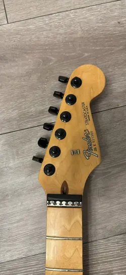1989 VINTAGE FENDER STRATOCASTER PLUS MAPLE NECK