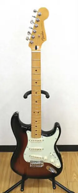 FENDER PLAYER PLUS STRATOCASTER ELECTRIC GUITAR