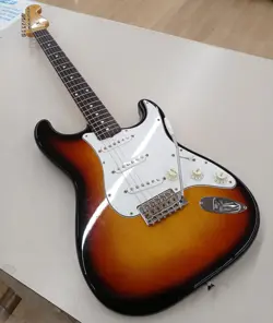 FENDER JAPAN ST62-66US 3TS STRATOCASTER ELECTRIC GUITAR USED FROM JAPAN