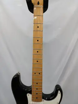 STRAT MN BLK