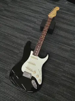 FENDER JAPAN HYBRID 60S STRATOCASTER ELECTRIC GUITAR