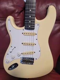 LEFT-HANDED FENDER STRATOCASTER 84-87 JAPAN MIJ E-SERIES 