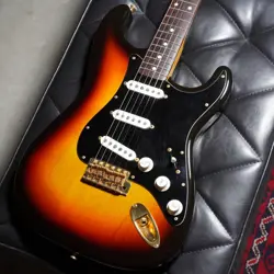 FENDER JAPAN ST62G-80TX 3TS ELECTRIC GUTIAR [AUTH]