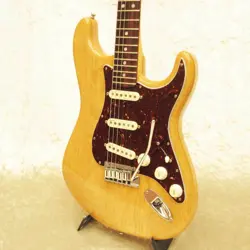 FENDER AMERICAN ULTRA STRATOCASTER ELECTRIC GUTIAR [AUTH]