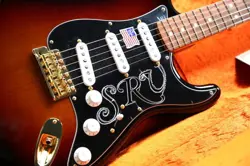 FENDER STEVIE RAY VAUGHAN STRATOCASTER ELECTRIC GUTIAR [AUTH]