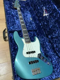 FENDER CUSTOM SHOP 1966 JAZZ BASS LIMITED EDITION AGED OCEAN TURQUOISE USED