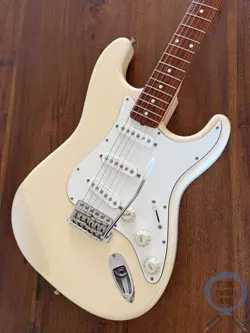 FENDER STRATOCASTER, VINTAGE WHITE, 1999, EXCELLENT CONDITION