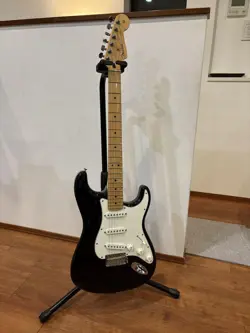 STRATOCASTER MEX BLACK