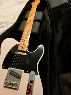SQUIER BY FENDER TELECASTER CLASSIC VIBE