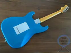 FENDER STRATOCASTER 62