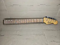 FENDER SQUIER SCALLOPED