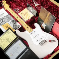 FENDER CUSTOM SHOP LIMITED EDITION 1954 STRATOCASTER TIME CAPSULE PACKAGE MAPLE 