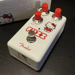FENDER X HELLO KITTY FUZZ WHITE