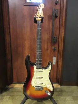 FENDER 1964 STRATOCASTER SUNBURST FROM JAPAN