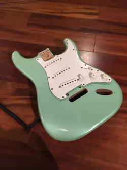 PEARL GREEN STRAT