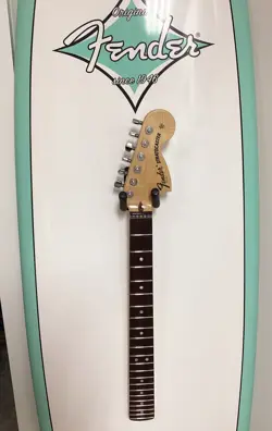 1107 PRO STRATOCASTER