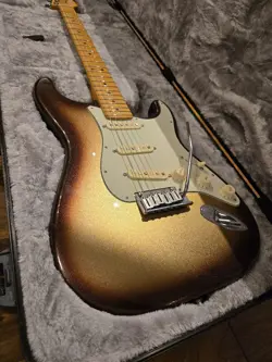 ULTRA STRATOCASTER MOKASTO