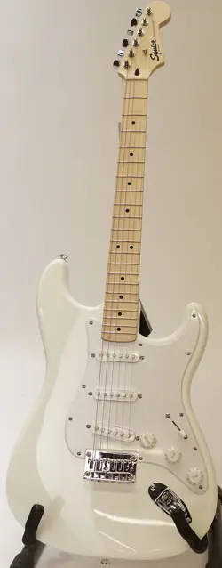 FENDER SQUIER SONIC STRATOCASTER HT, MAPLE FINGERBOARD, WHITE PICKGUARD, ARCTIC
