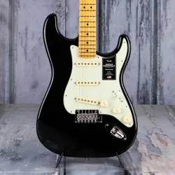 FENDER AMERICAN PROFESSIONAL II STRATOCASTER, BLACK