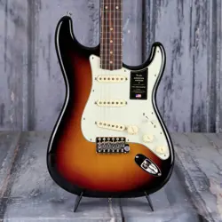 FENDER AMERICAN VINTAGE II 1961 STRATOCASTER, 3-COLOR SUNBURST