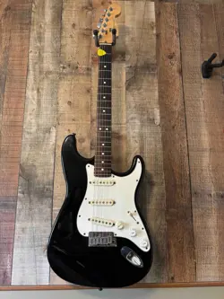 FENDER USA AMERICAN STANDARD STRATOCASTER 1992 ELECTRIC GUITAR WITH HARD CASE