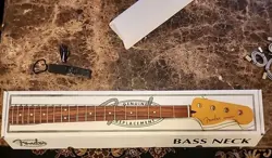 PRECISION/P-BASS NECK.
