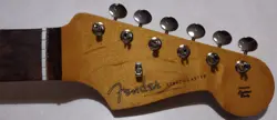 ROSEWOOD FENDER VINTERA